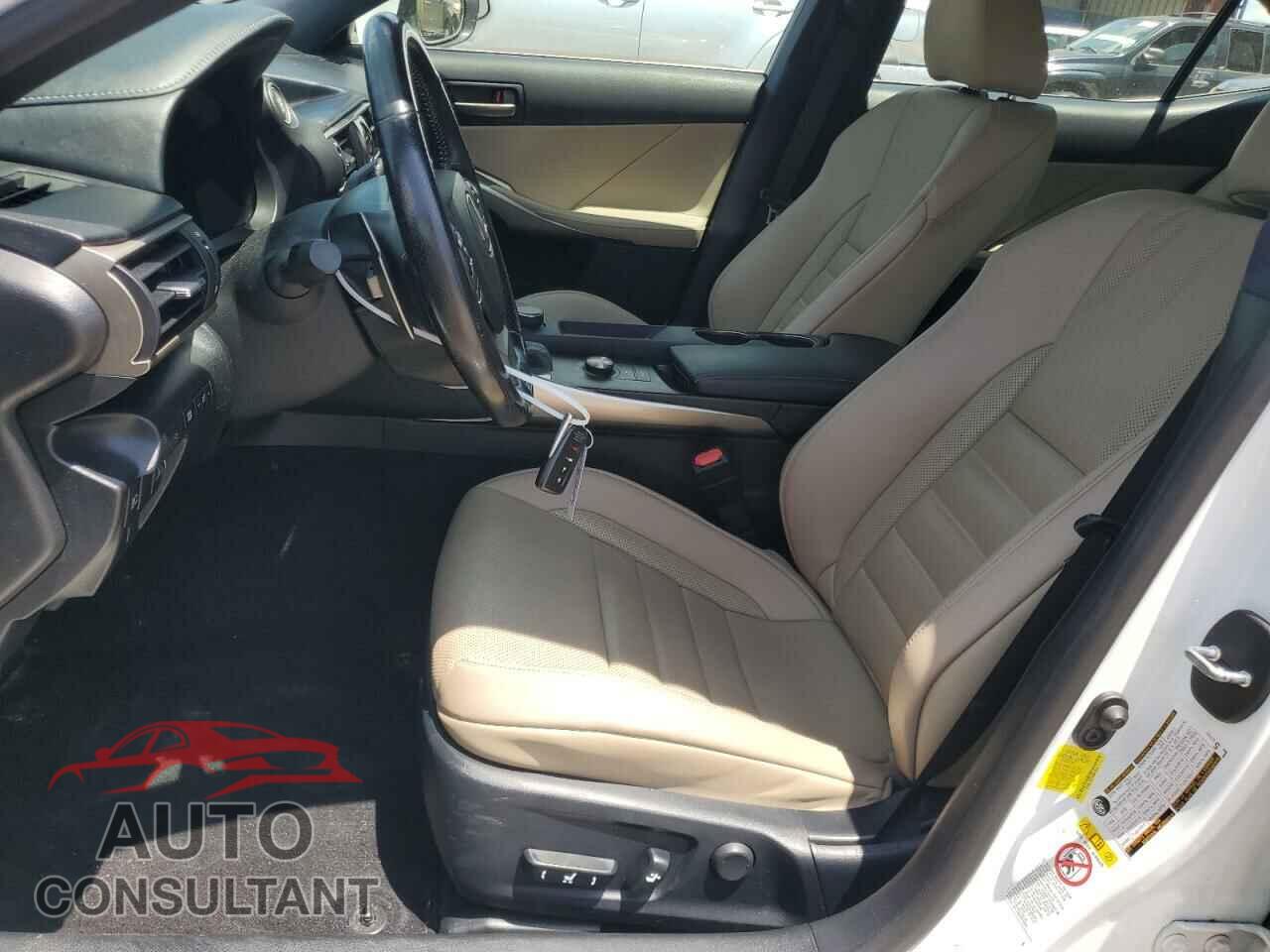 LEXUS IS 2017 - JTHBA1D27H5047014