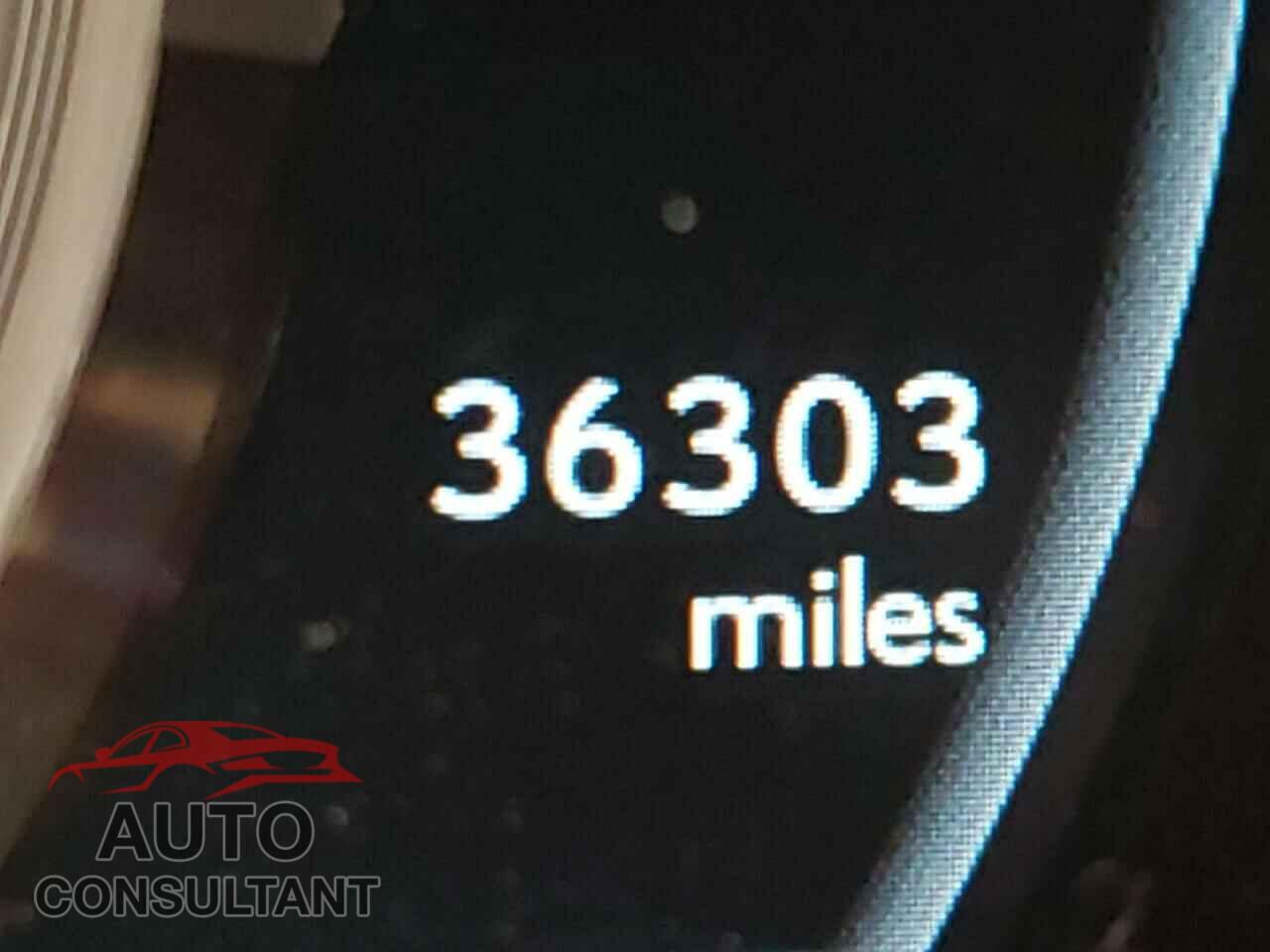 LEXUS IS 2017 - JTHBA1D23H5052825