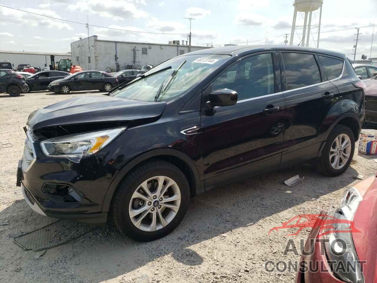 FORD ESCAPE 2017 - 1FMCU0G9XHUA22125