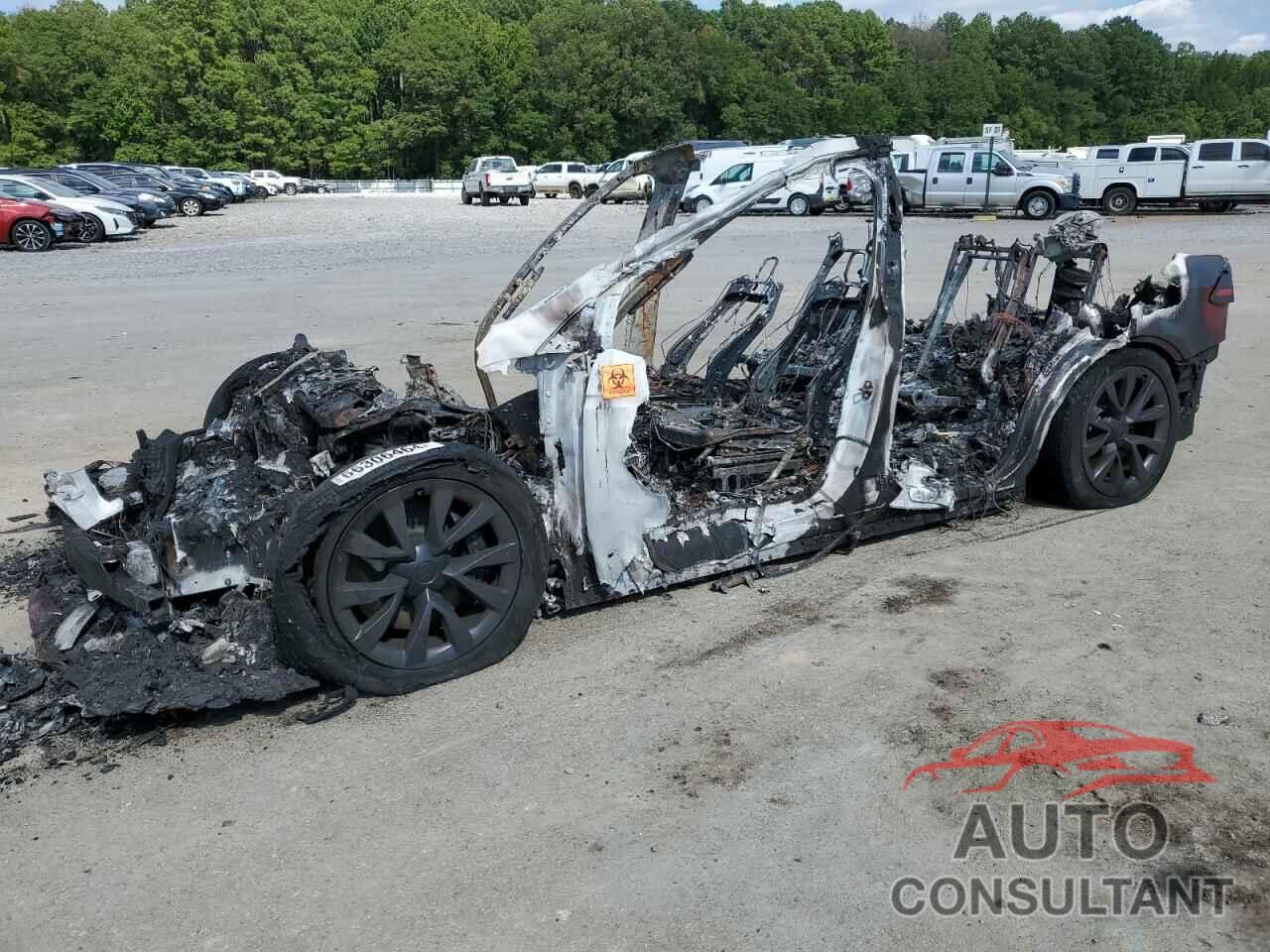TESLA MODEL X 2023 - 7SAXCBE5XPF420630