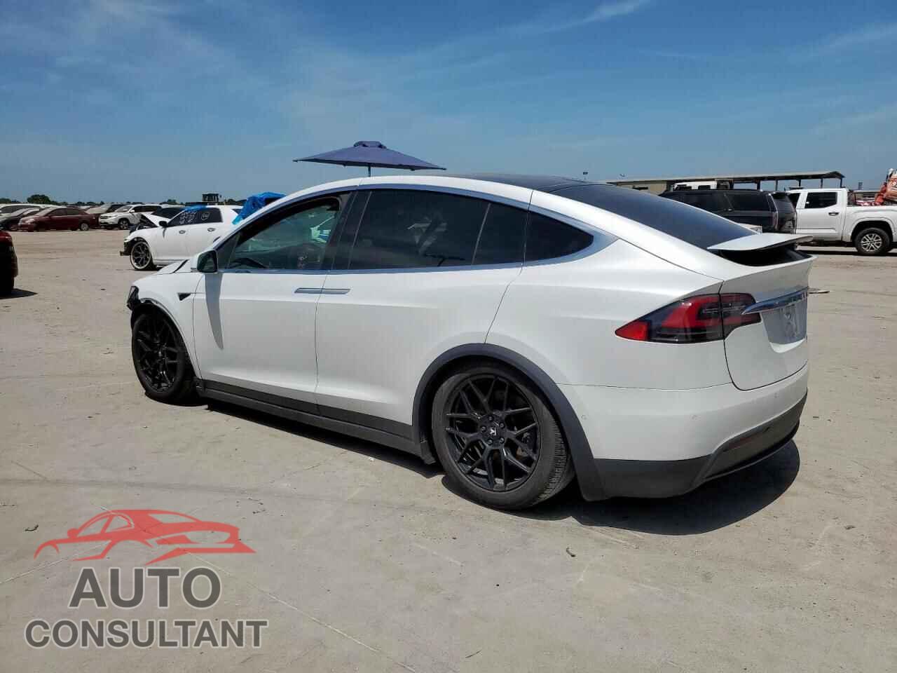 TESLA MODEL X 2020 - 5YJXCBE24LF244395