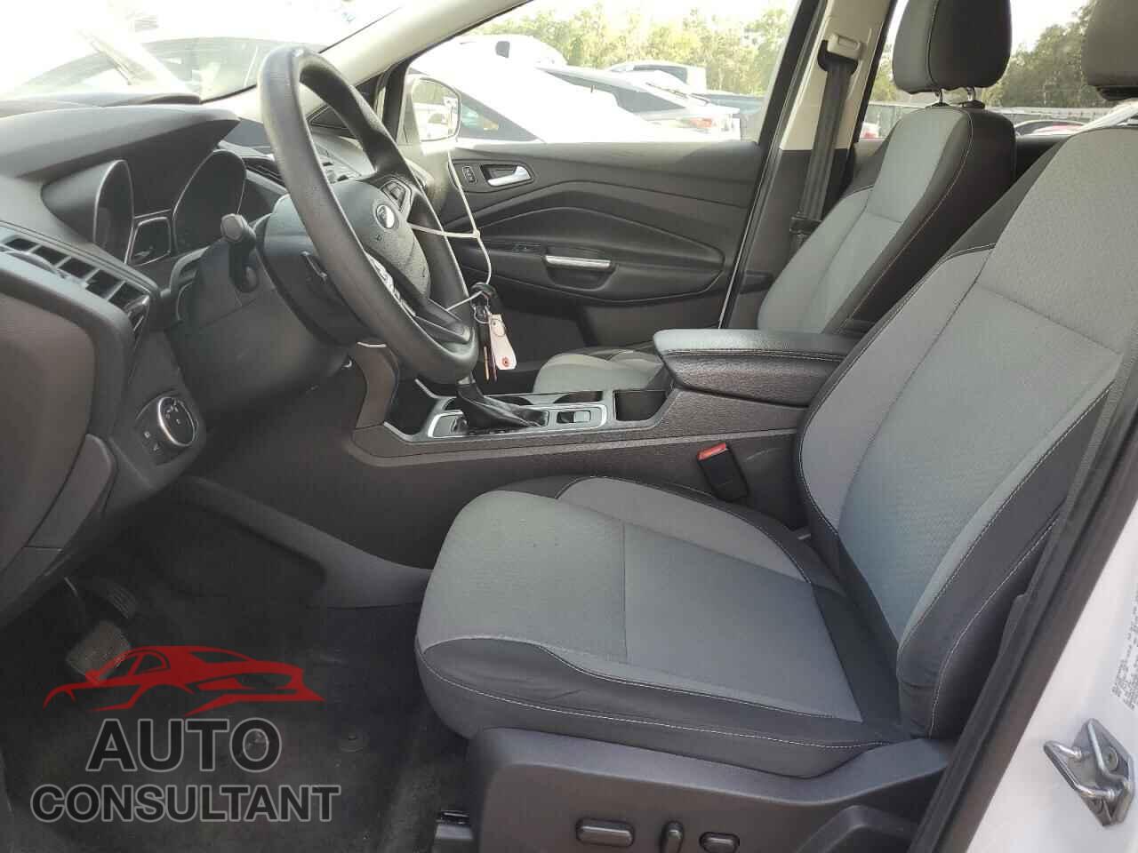 FORD ESCAPE 2017 - 1FMCU0GD9HUE38574