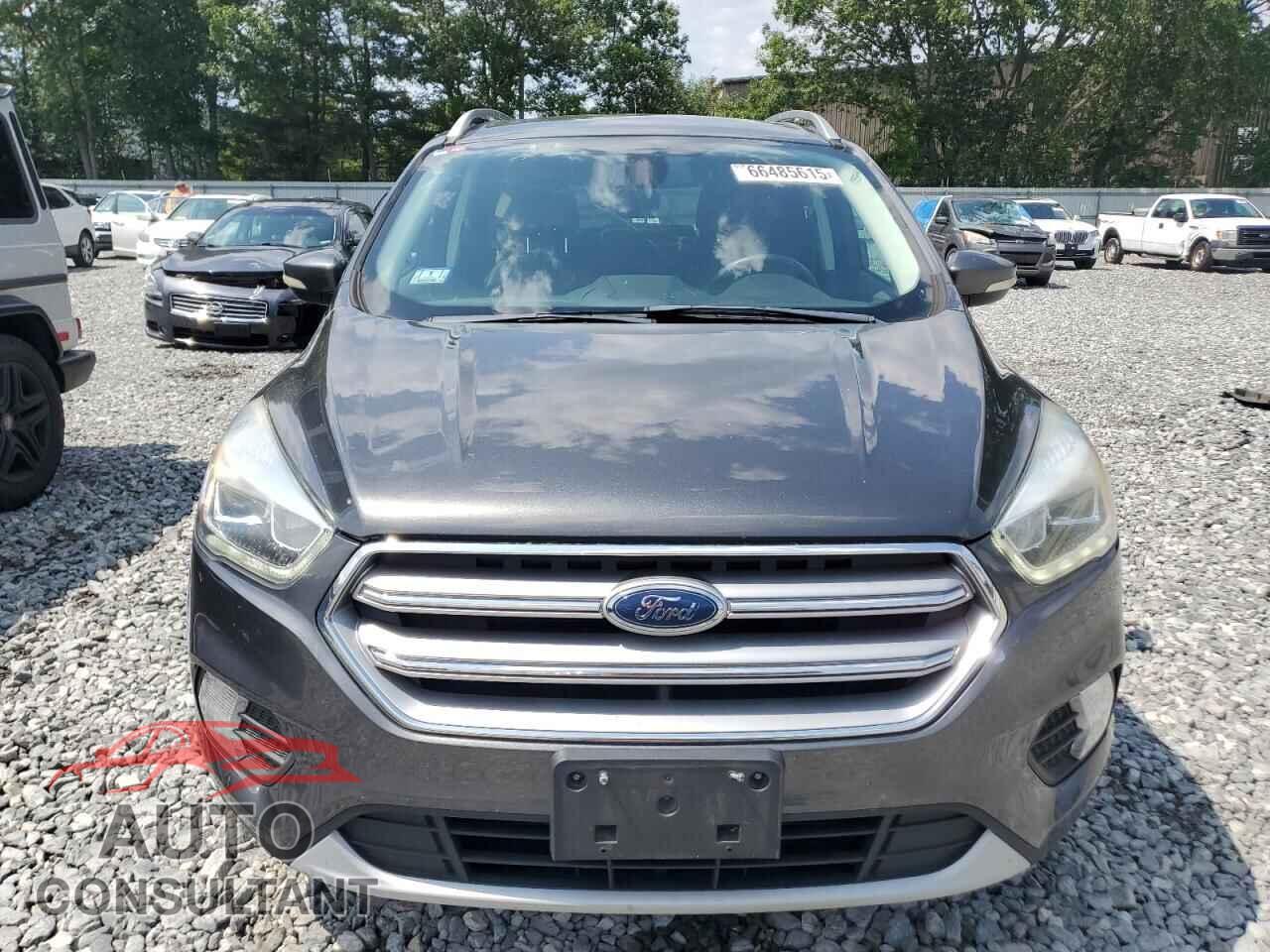 FORD ESCAPE 2017 - 1FMCU9J92HUA26800