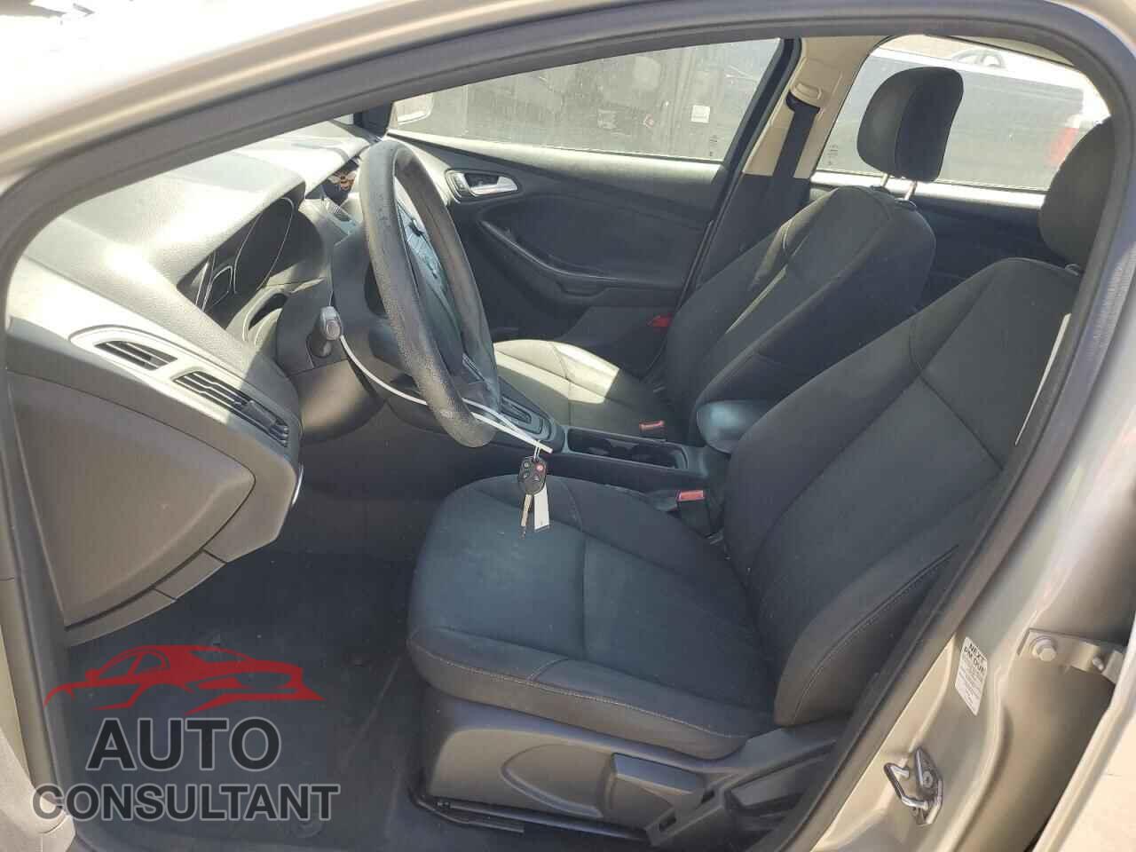 FORD FOCUS 2015 - 1FADP3F25FL207133