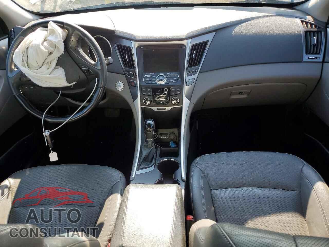 HYUNDAI SONATA 2011 - KMHEC4A40BA002667