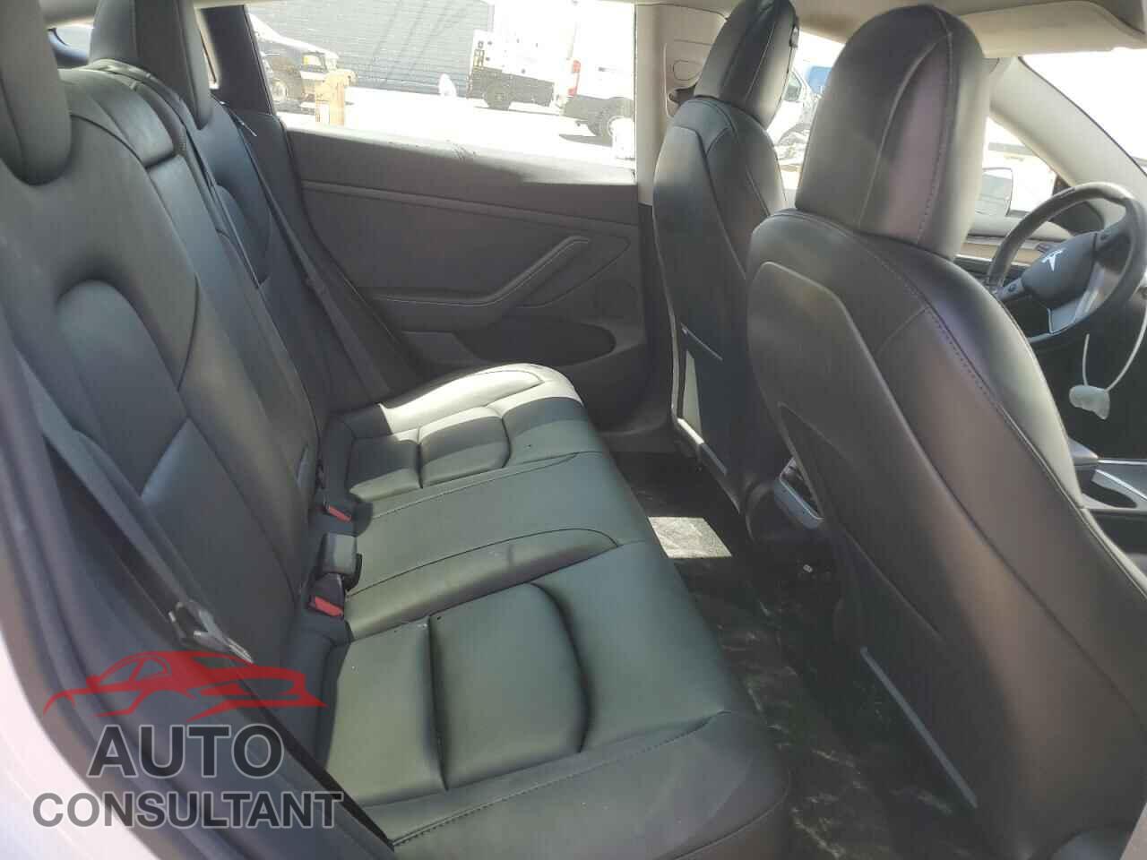 TESLA MODEL 3 2021 - 5YJ3E1EA5MF079372