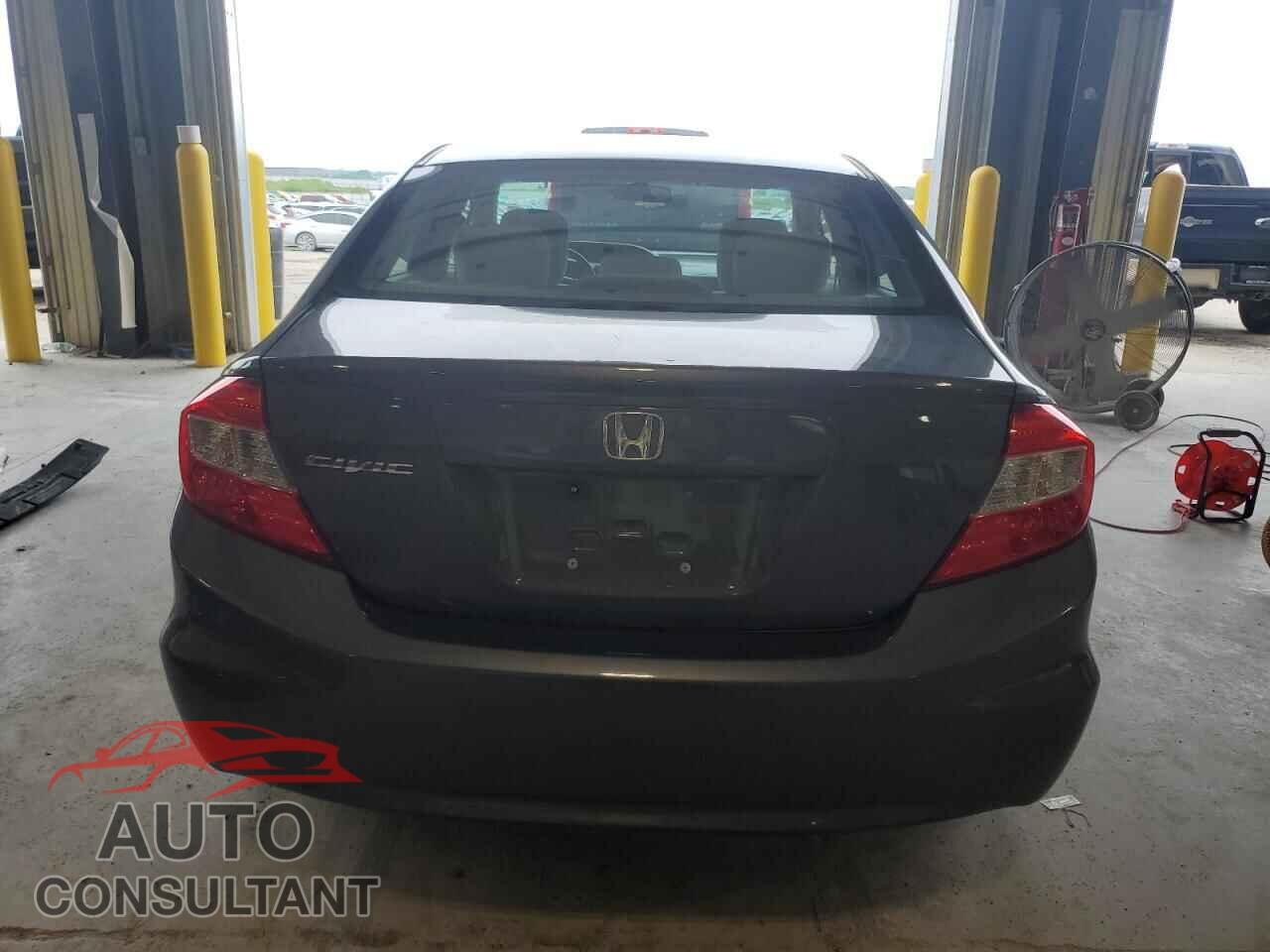 HONDA CIVIC 2012 - 2HGFB2F57CH333025