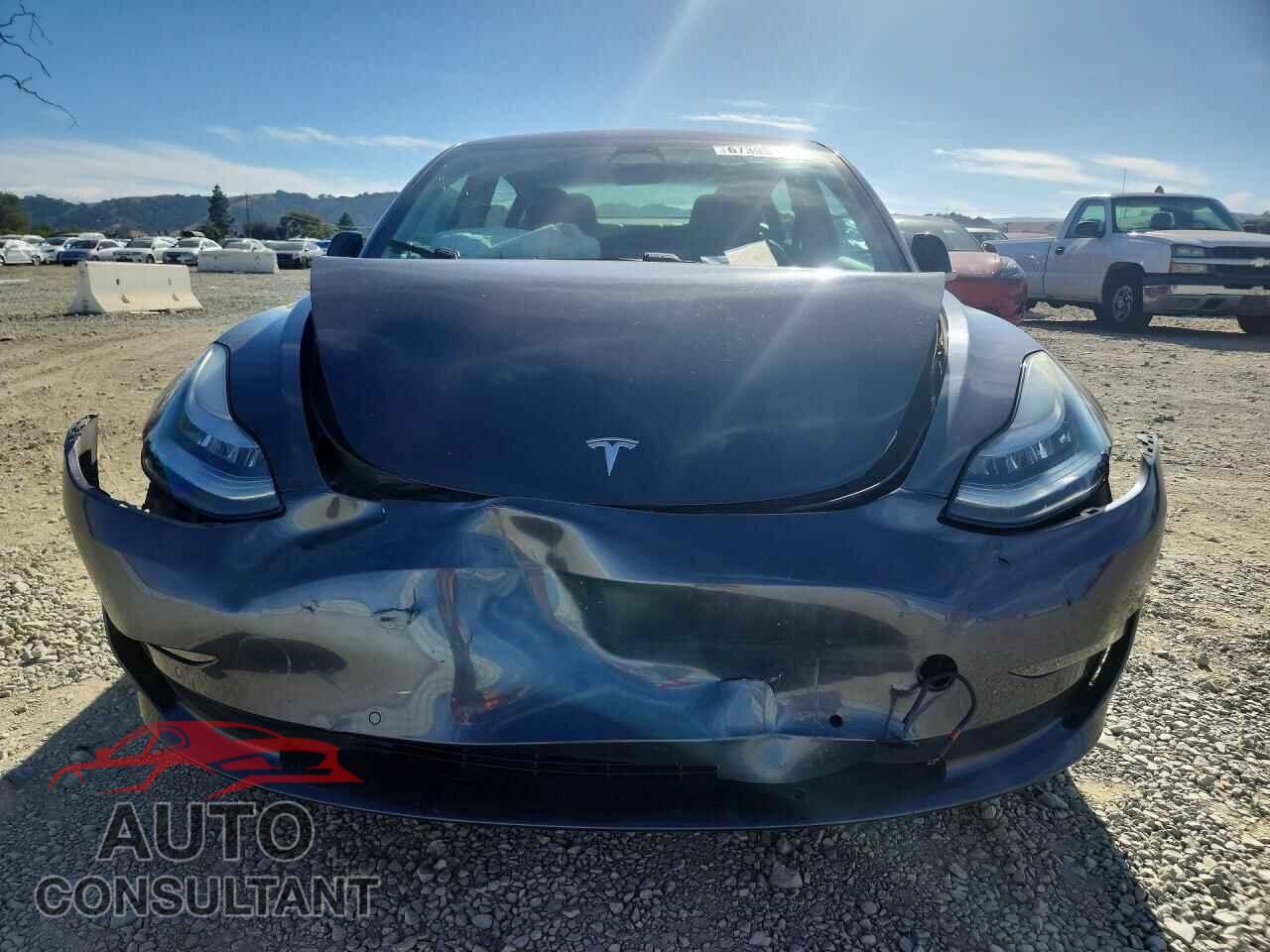 TESLA MODEL 3 2019 - 5YJ3E1EB5KF205767