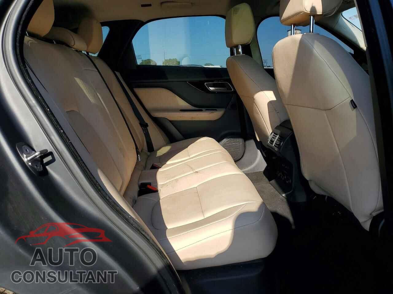 JAGUAR F-PACE 2017 - SADCJ2BV3HA047452