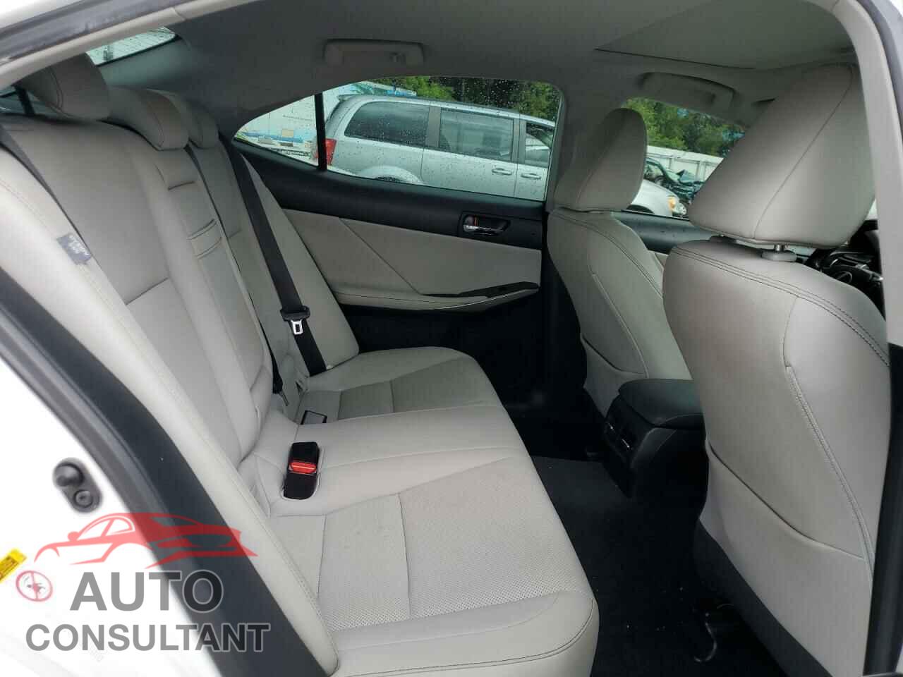 LEXUS IS 2016 - JTHBA1D2XG5016256