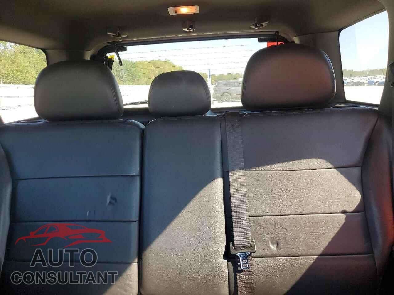 FORD ESCAPE 2010 - 1FMCU0E72AKD37519