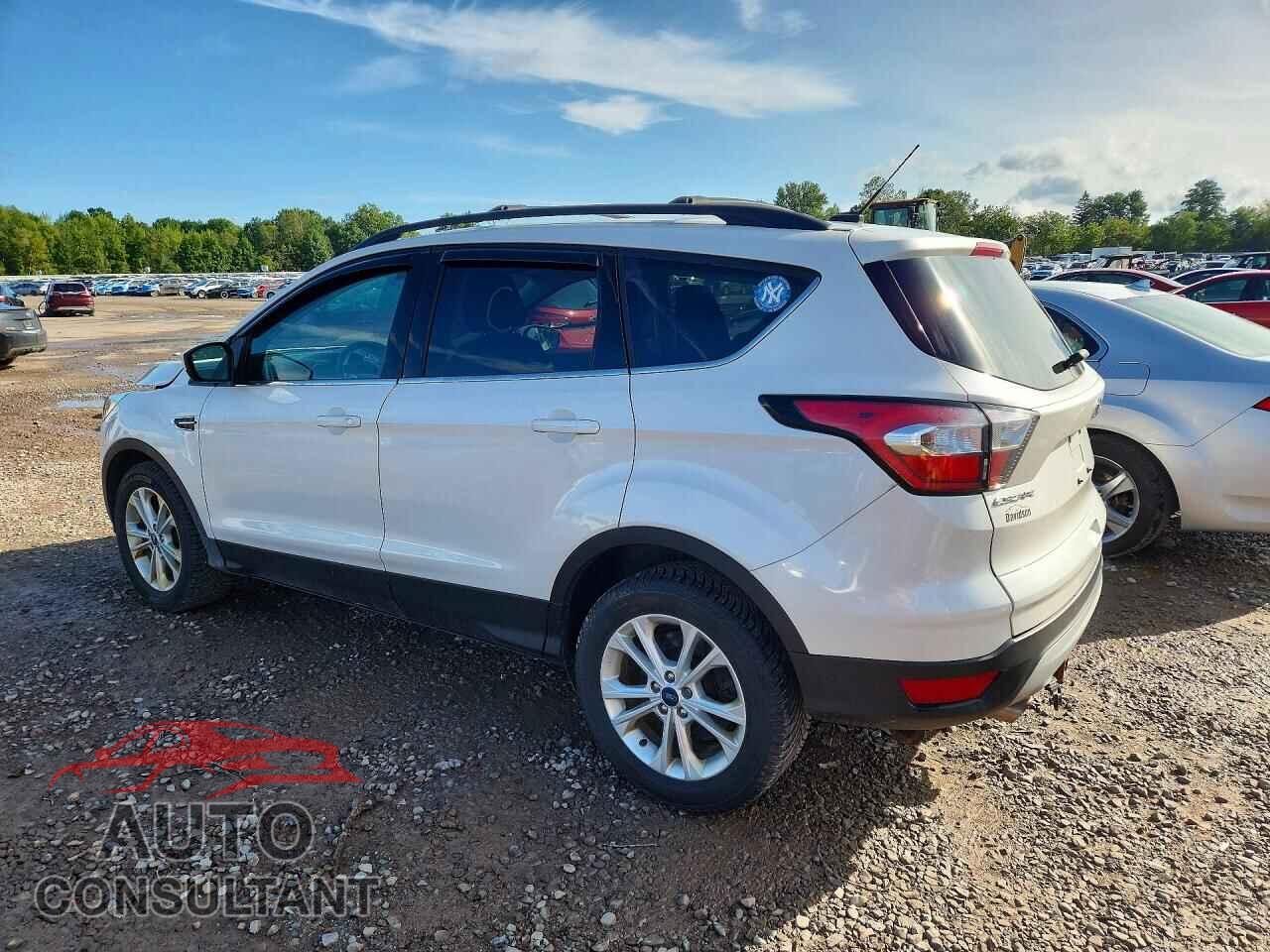 FORD ESCAPE 2017 - 1FMCU9GD3HUD71622