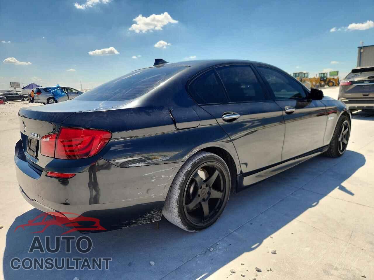 BMW 5 SERIES 2012 - WBAXG5C58CDW24668