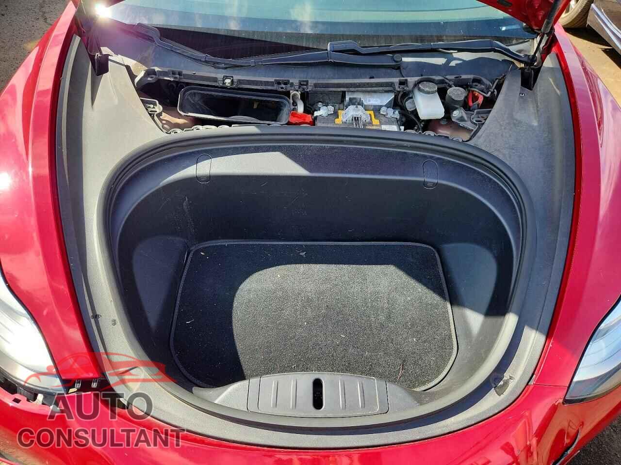 TESLA MODEL 3 2018 - 5YJ3E1EB5JF146136