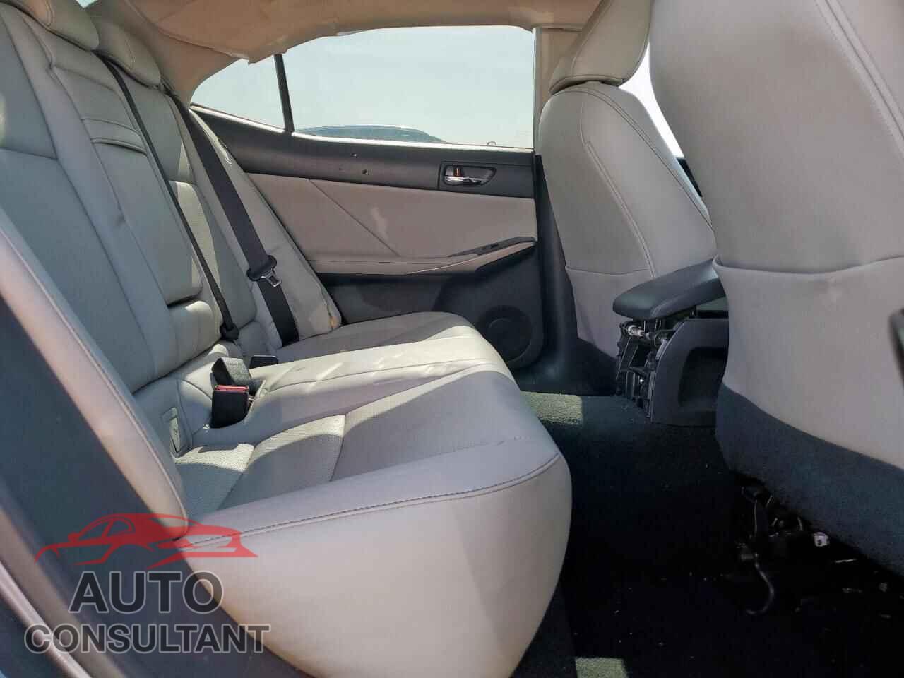 LEXUS IS 2015 - JTHCF1D24F5025197
