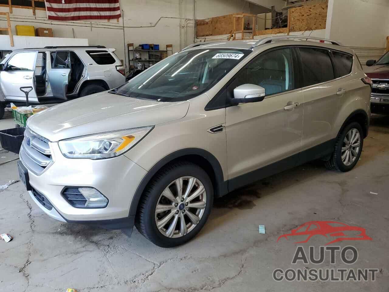 FORD ESCAPE 2017 - 1FMCU9J9XHUE76842