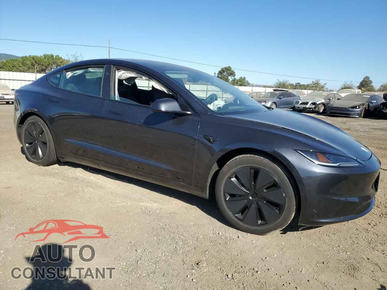 TESLA MODEL 3 2024 - 5YJ3E1EA8RF743638