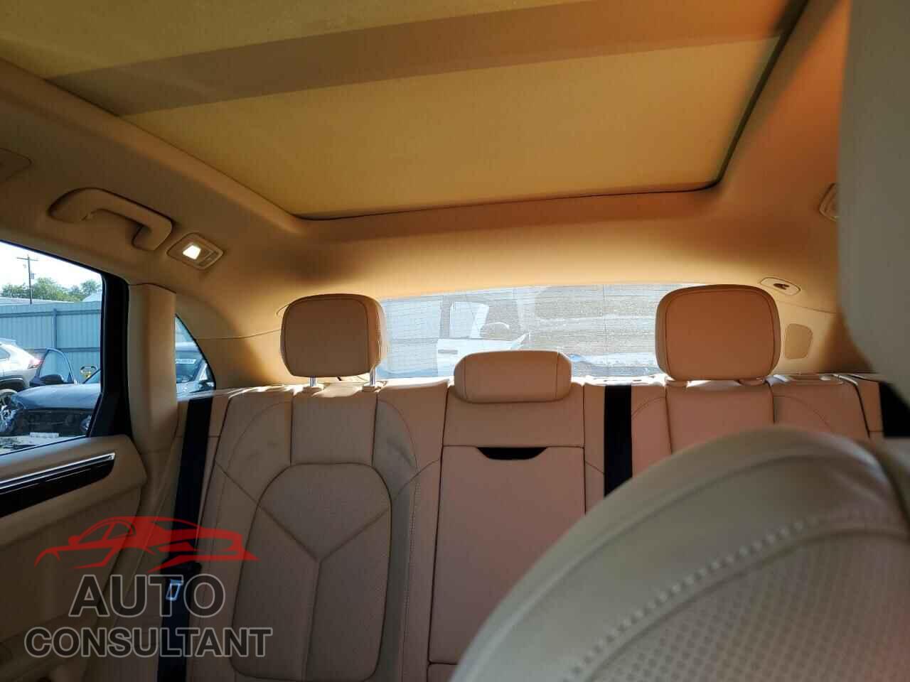 PORSCHE MACAN 2015 - WP1AB2A59FLB59514