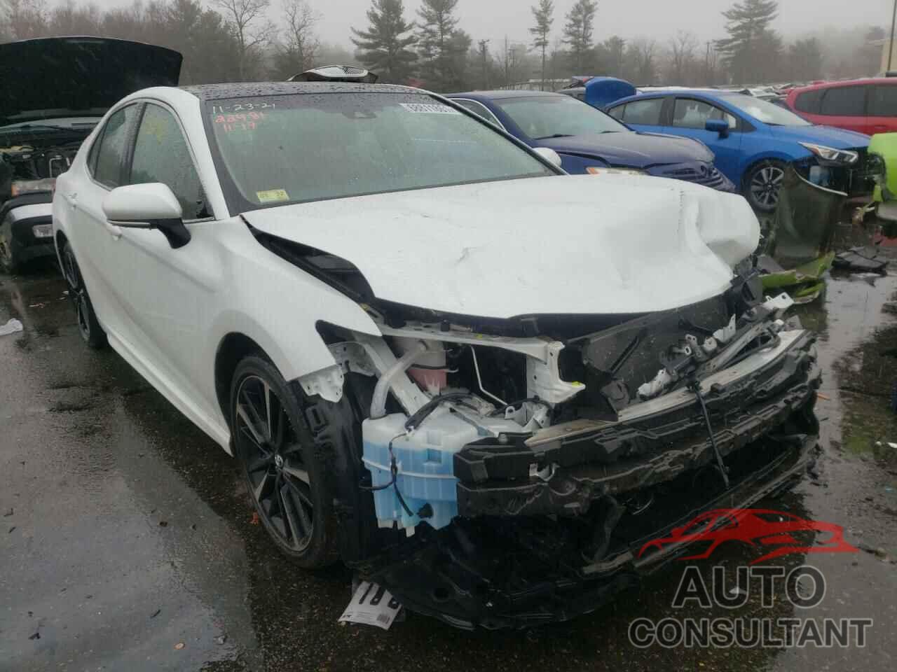 TOYOTA CAMRY 2018 - 4T1B61HKXJU111065