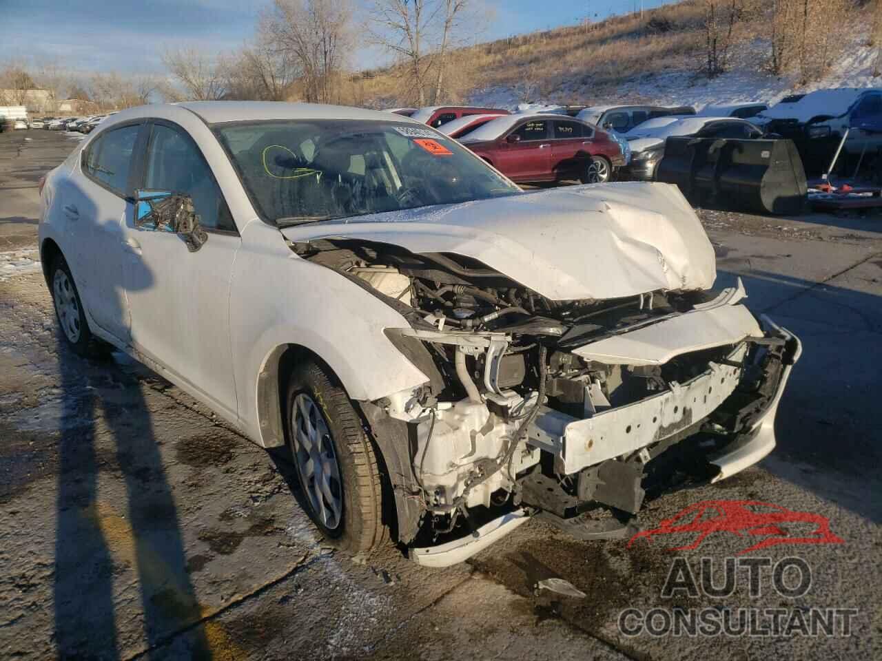 MAZDA 3 2018 - 3MZBN1U73JM222647