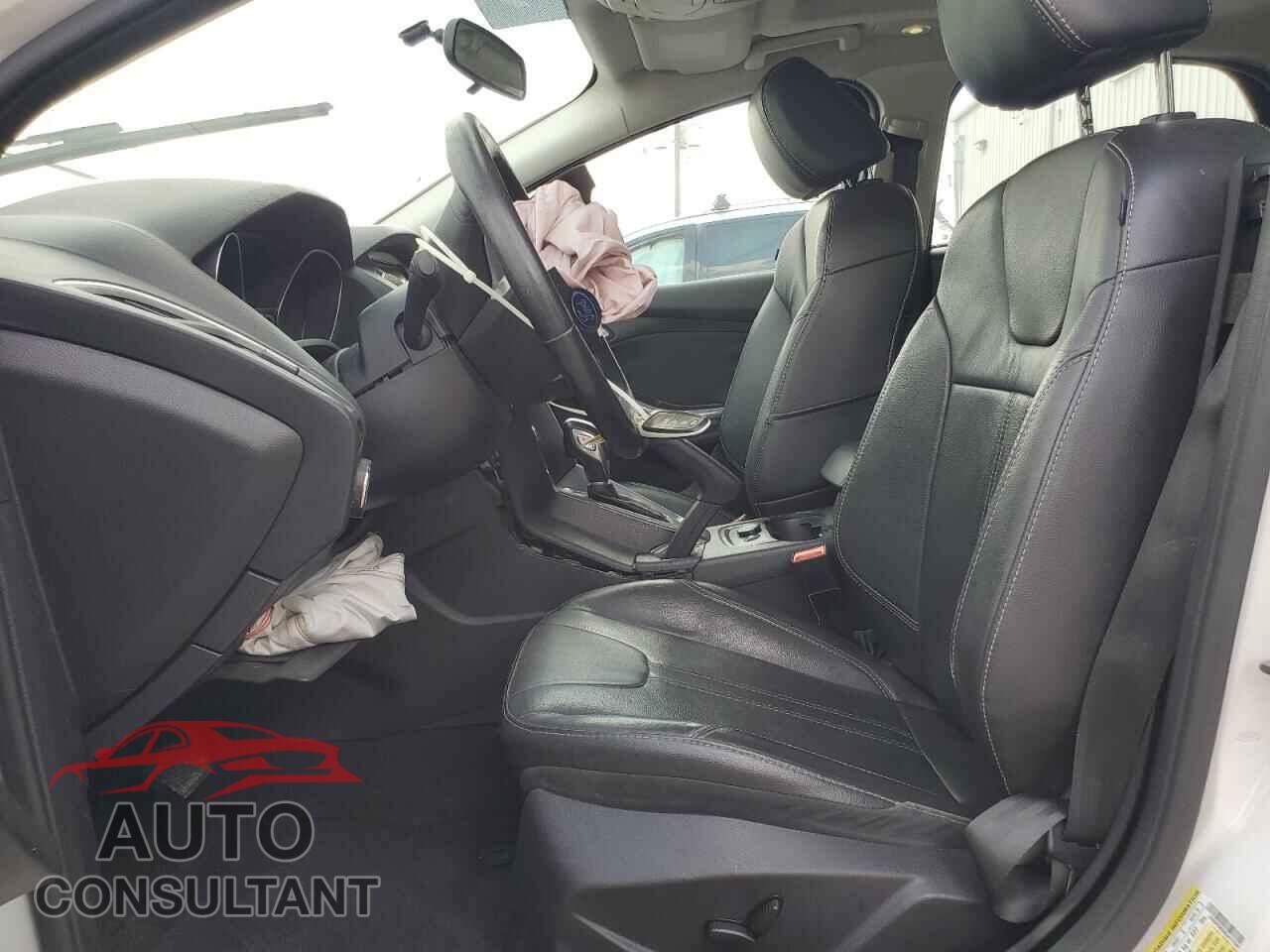 FORD FOCUS 2014 - 1FADP3N28EL417239