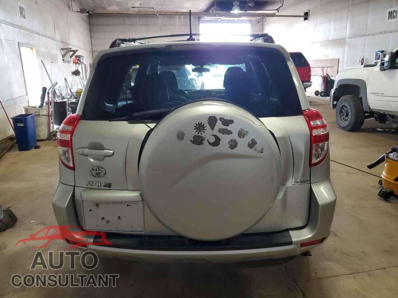 TOYOTA RAV4 2012 - 2T3BF4DV2CW209096