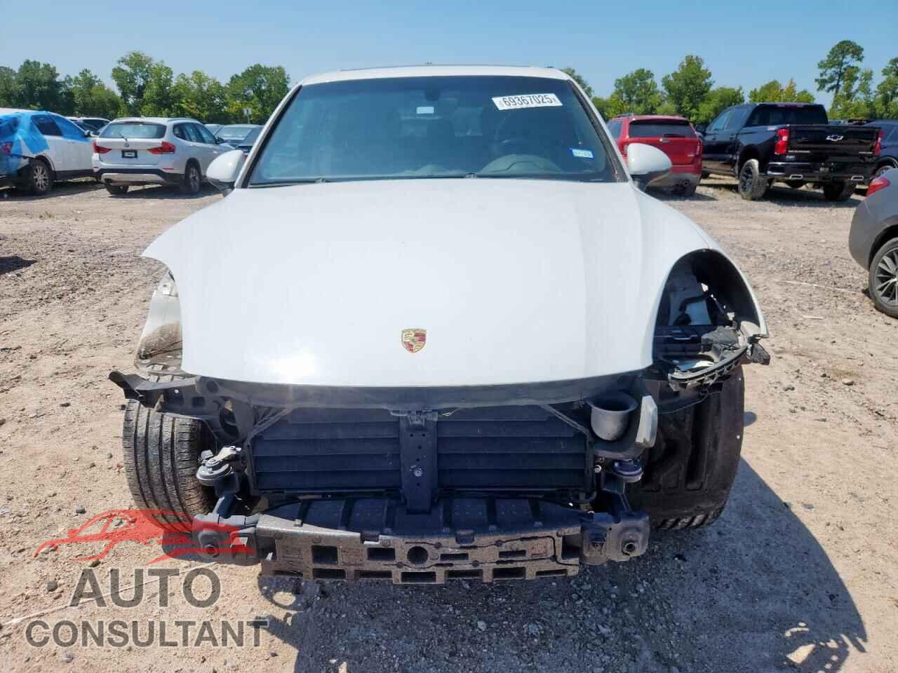 PORSCHE CAYENNE 2018 - WP1AA2A23JKA04545