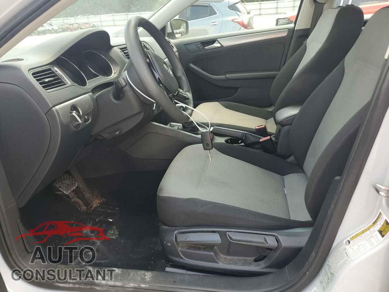 VOLKSWAGEN JETTA 2017 - 3VW2B7AJ4HM292003
