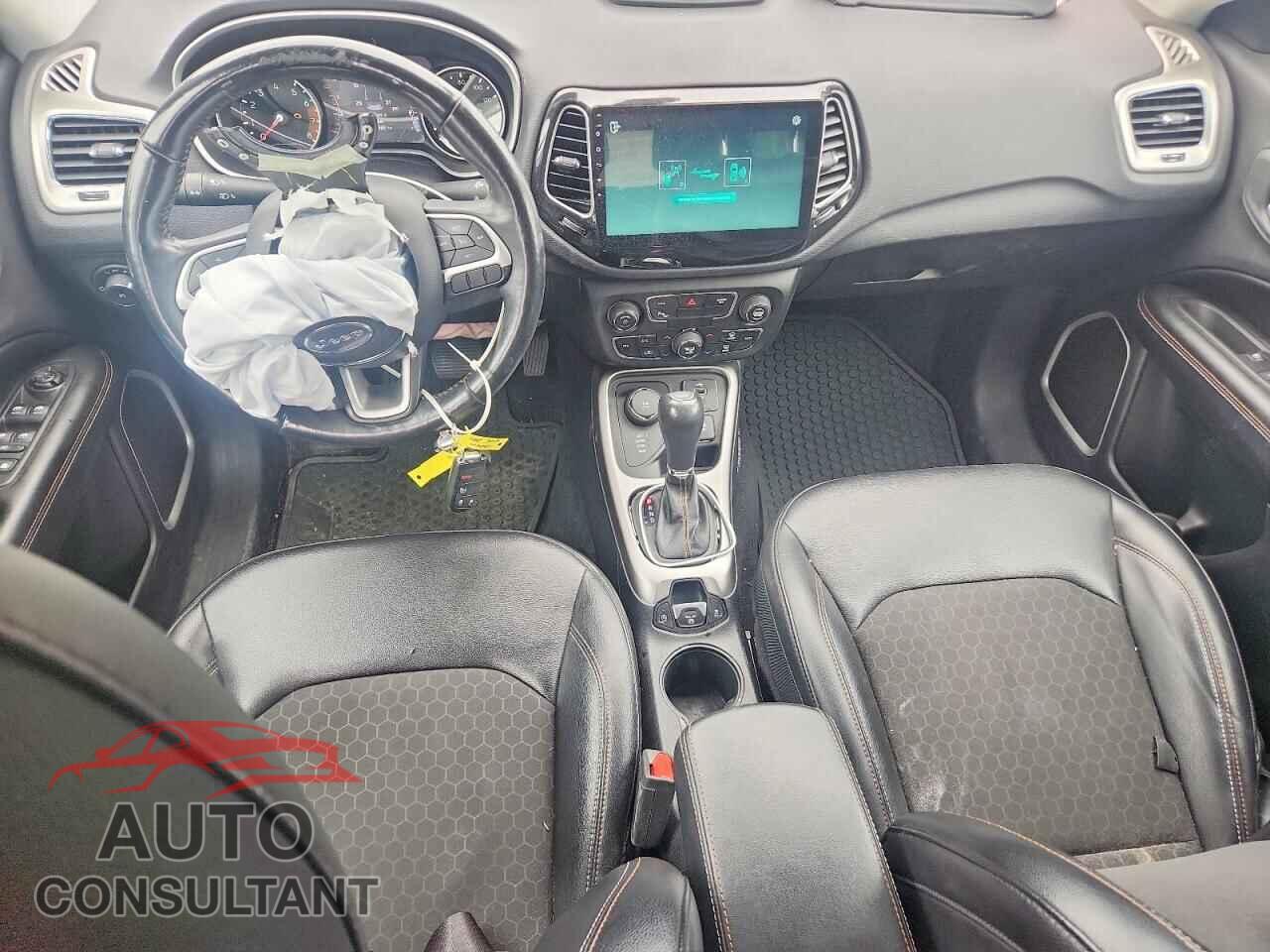 JEEP COMPASS 2018 - 3C4NJDBB9JT138603