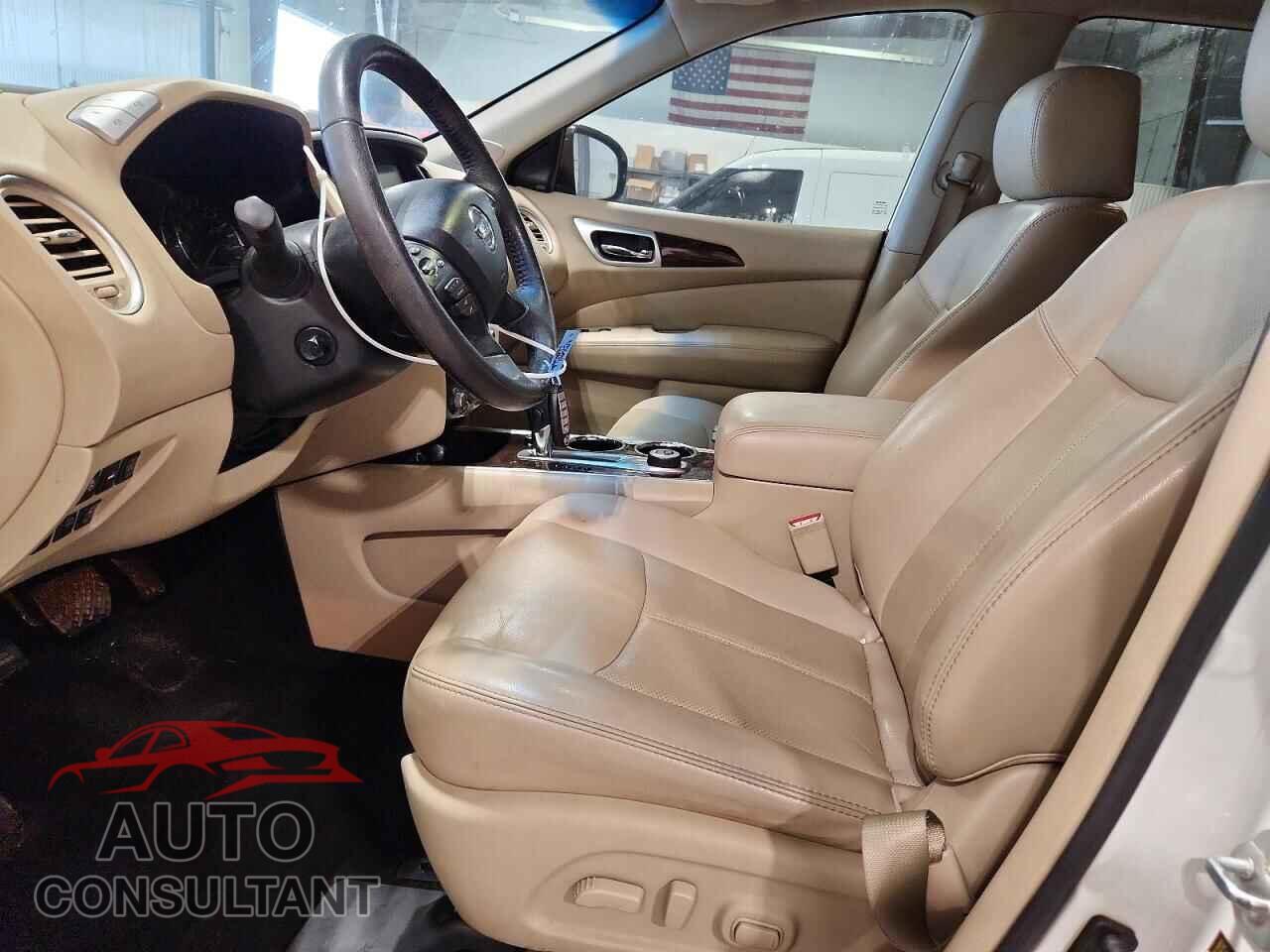NISSAN PATHFINDER 2016 - 5N1AR2MM3GC624687