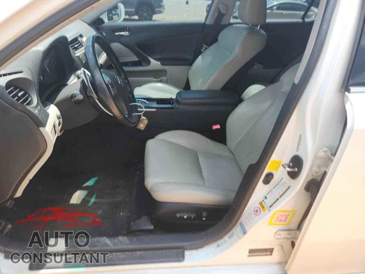 LEXUS IS 2012 - JTHBF5C20C5176845