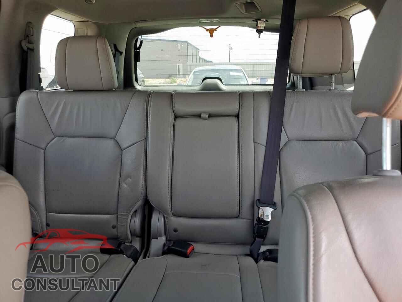 HONDA PILOT 2015 - 5FNYF3H54FB025819