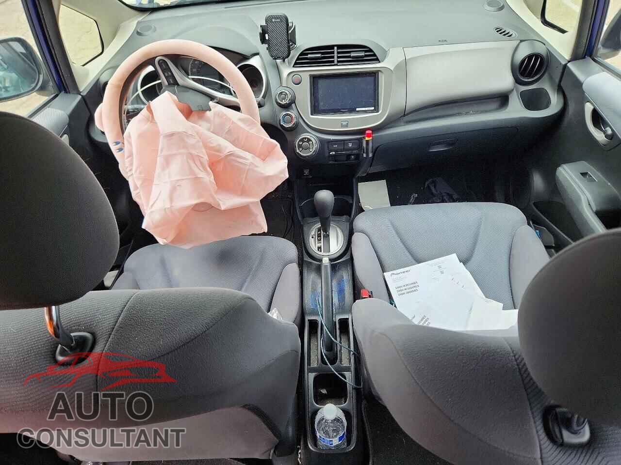 HONDA FIT 2013 - JHMGE8H32DC078196
