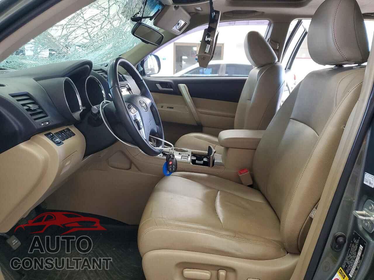 TOYOTA HIGHLANDER 2013 - 5TDBK3EH1DS239403