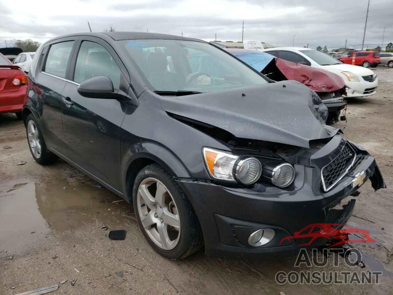 CHEVROLET SONIC 2016 - 1G1JE6SB2G4160433