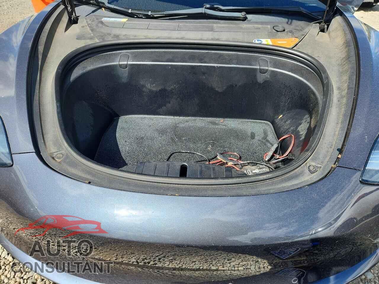 TESLA MODEL 3 2018 - 5YJ3E1EA0JF018877