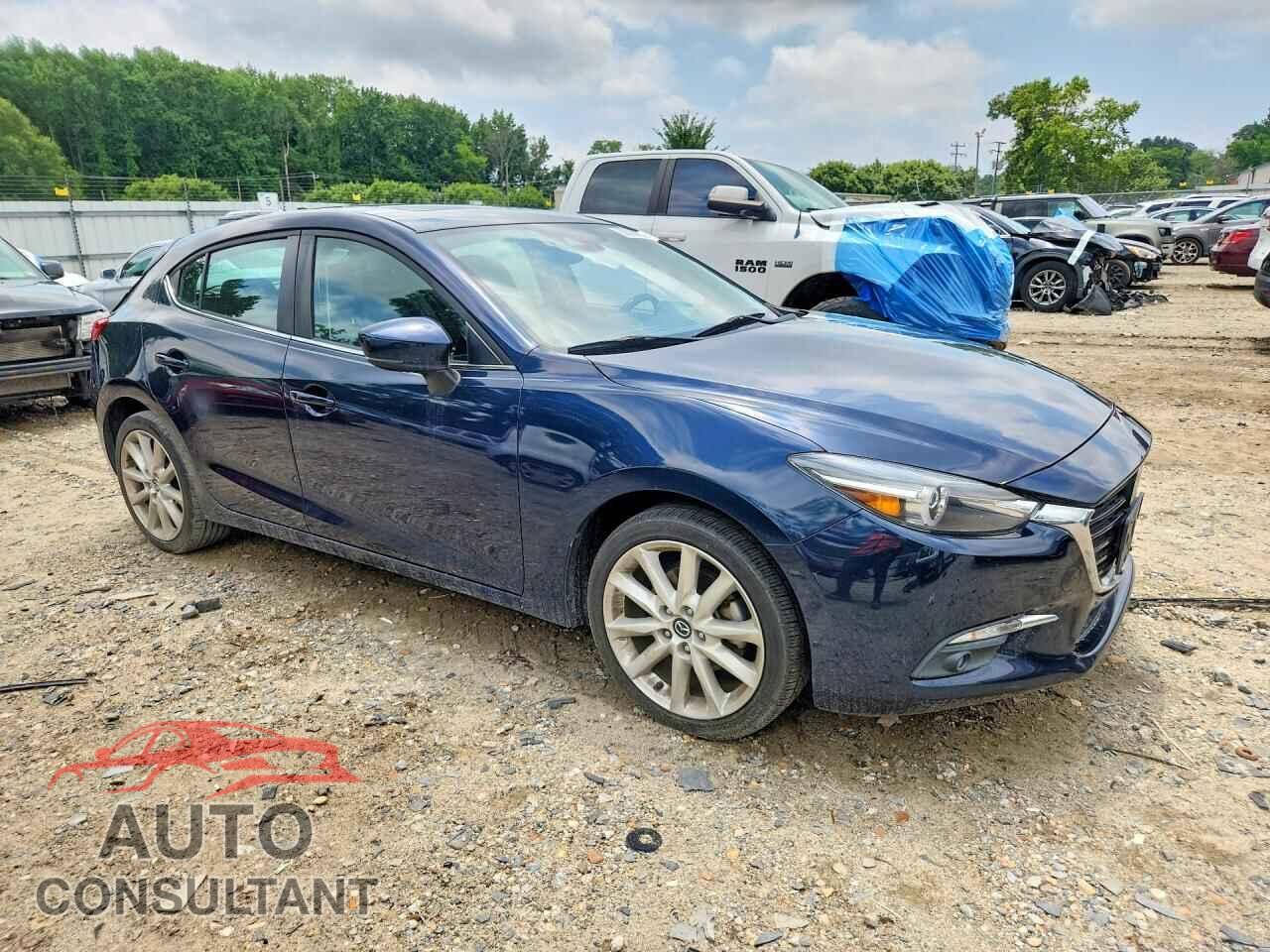 MAZDA 3 2017 - 3MZBN1M38HM136662