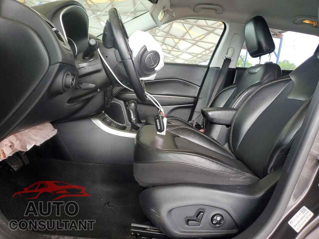 JEEP COMPASS 2018 - 3C4NJDBB1JT281545