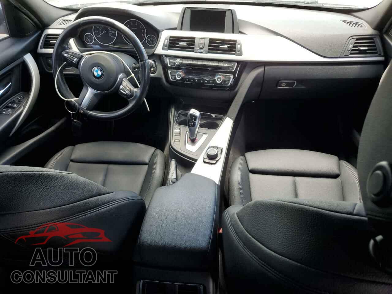 BMW 3 SERIES 2016 - WBA8E1G57GNU10784
