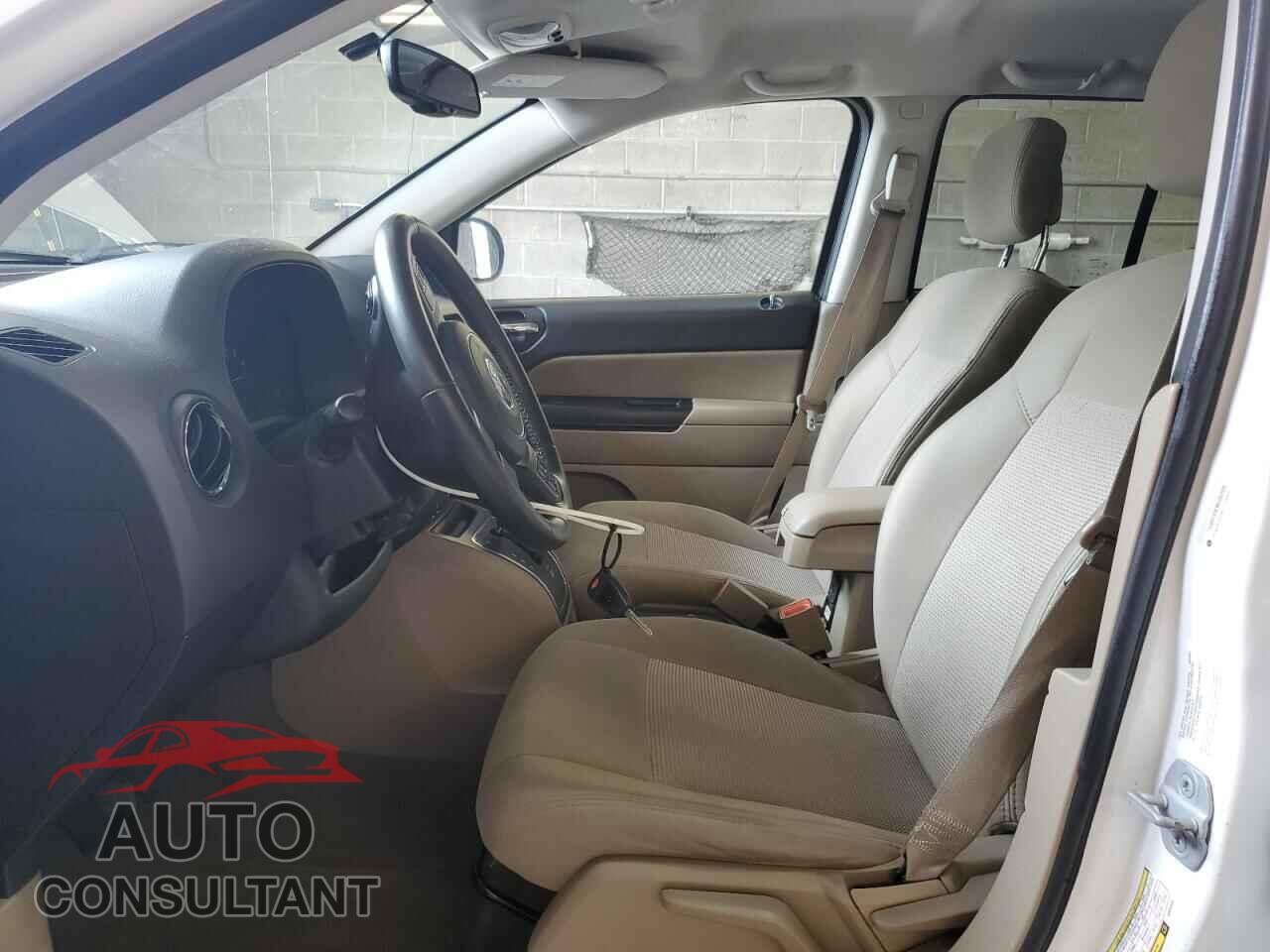 JEEP COMPASS 2011 - 1J4NF1FB3BD282529