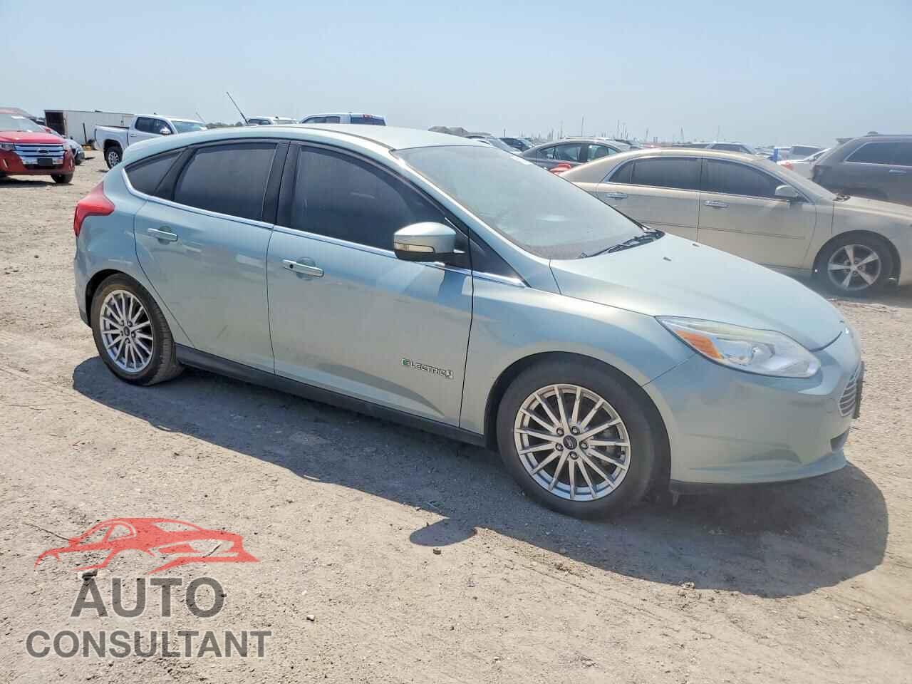 FORD FOCUS 2013 - 1FADP3R46DL313083