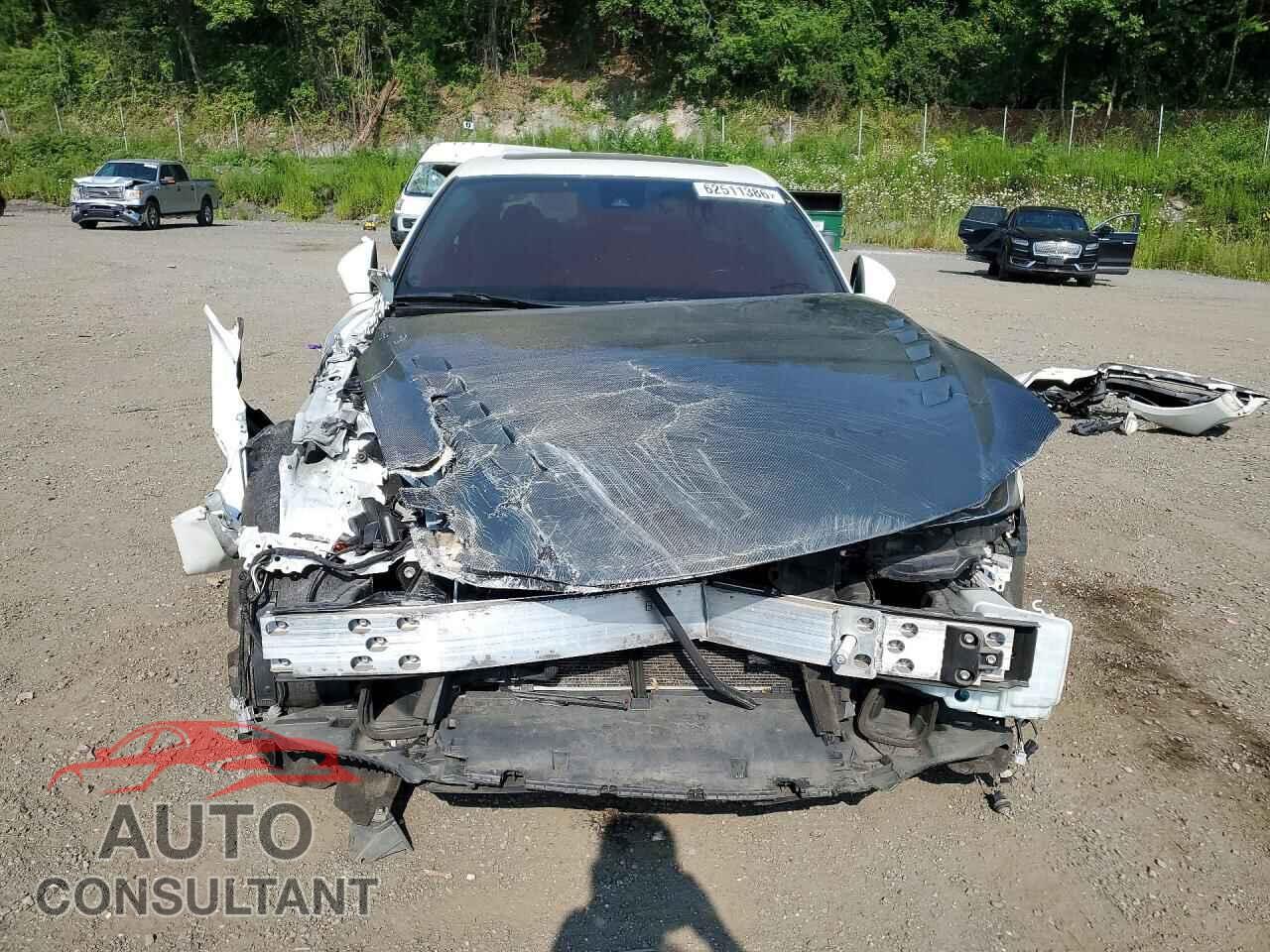 LEXUS IS 2017 - JTHBA1D22H5039211