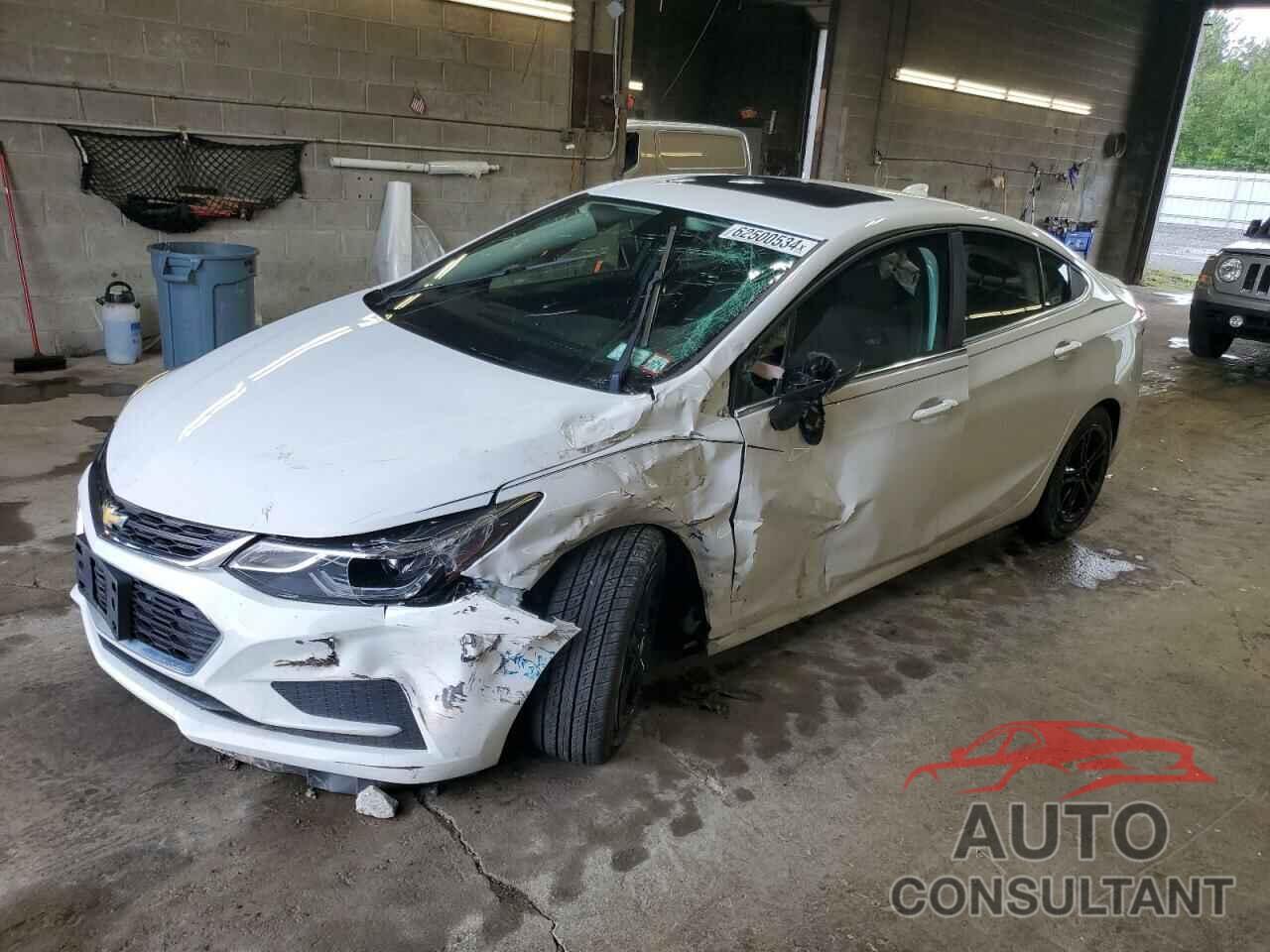 CHEVROLET CRUZE 2018 - 1G1BE5SM7J7197645