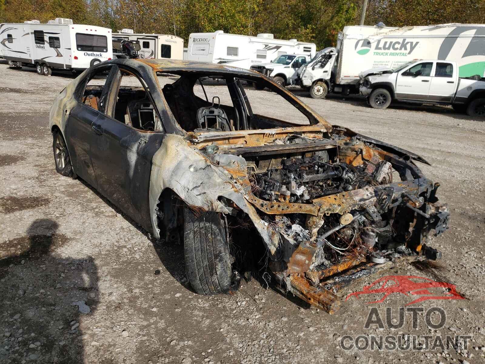 TOYOTA CAMRY 2018 - 4T1B11HK4JU580909