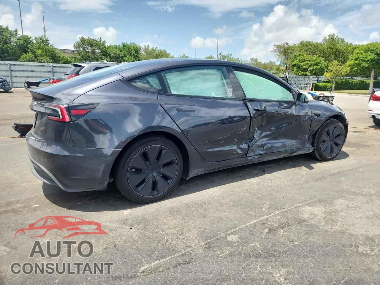 TESLA MODEL 3 2024 - 5YJ3E1EA7RF749933