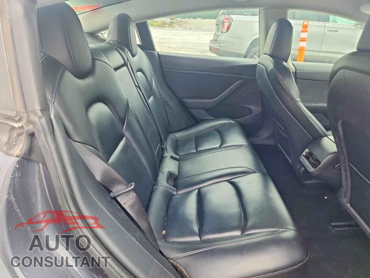 TESLA MODEL 3 2021 - 5YJ3E1EA0MF090019