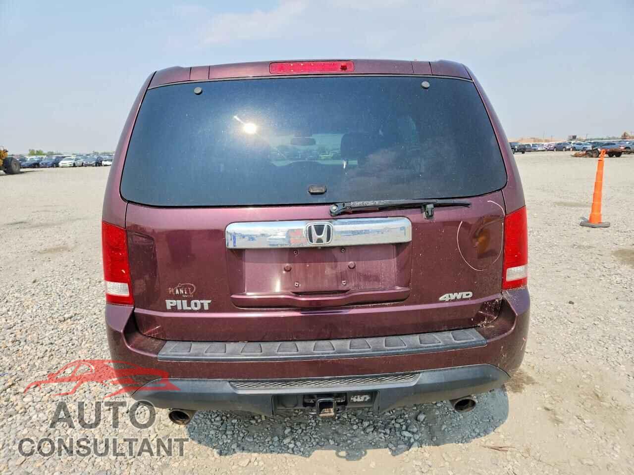 HONDA PILOT 2015 - 5FNYF4H55FB015628