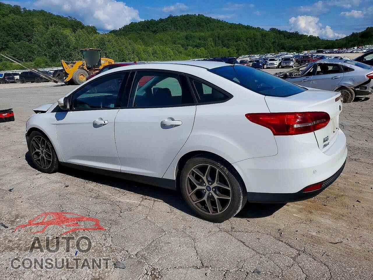 FORD FOCUS 2017 - 1FADP3H28HL219051