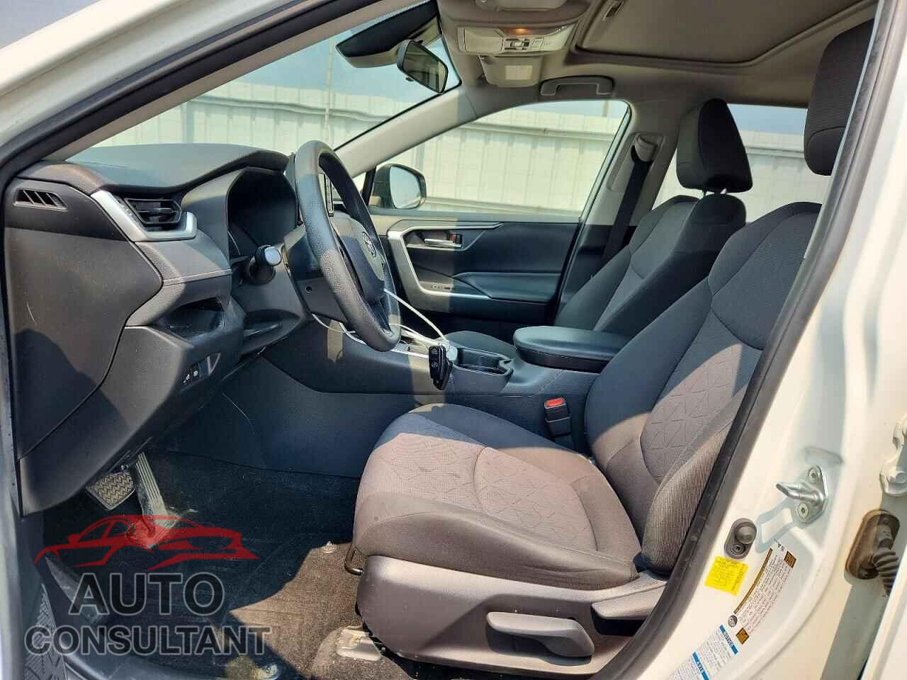 TOYOTA RAV4 2019 - JTMP1RFV4KD033579