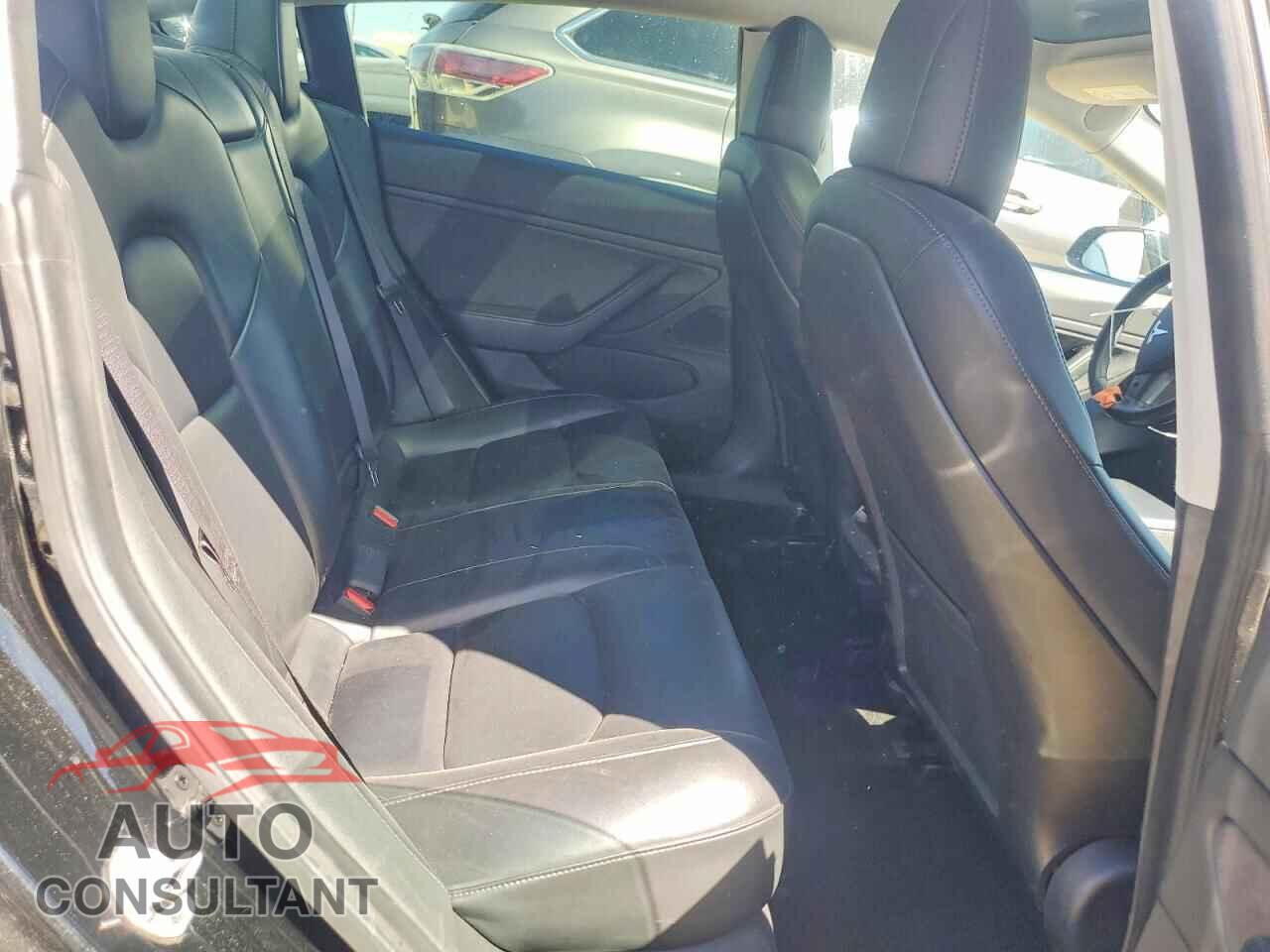 TESLA MODEL 3 2019 - 5YJ3E1EB4KF384884